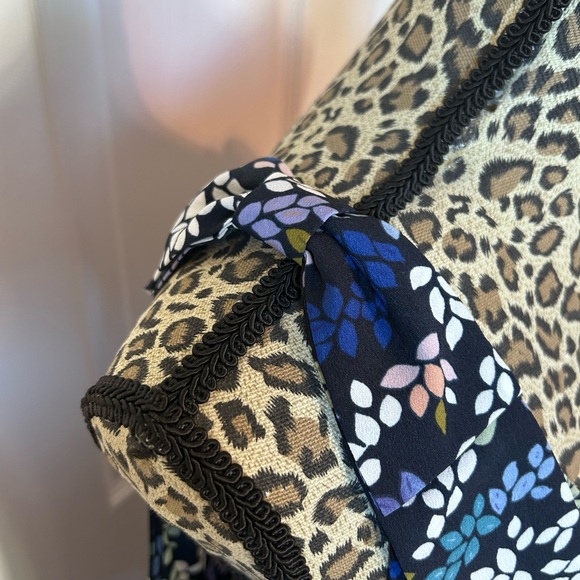 cabi Cinco Shift Dress, size Medium, NWOT - Picture 5 of 5